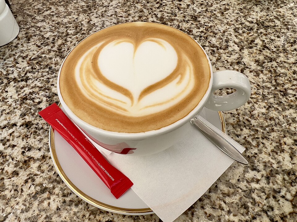 Latte z sercem z pianki